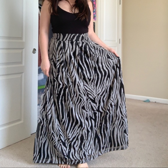 Beautiful high waisted maxi skirt - Picture 8 of 8